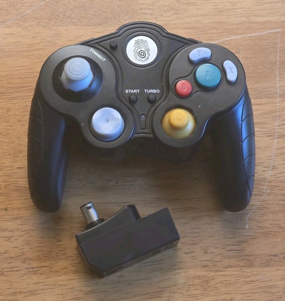 GC Psyclone Essentials Wireless NINTENDO Game Cube Controller PSE06 W/ Dongle